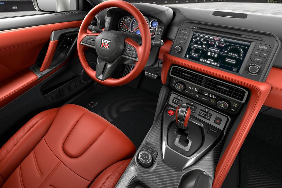 R35 INTERIOR