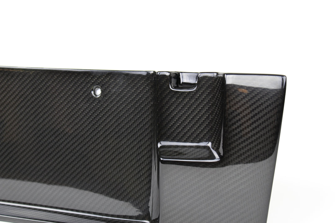 APR PEFORMANCE R35 GT-R CARBON FIBER LICENSE PLATE BACKING (2012-2016)