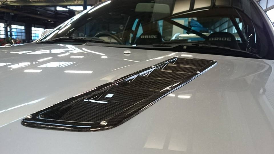 Carbon Fiber Universal Fitment Hood Vents, Long