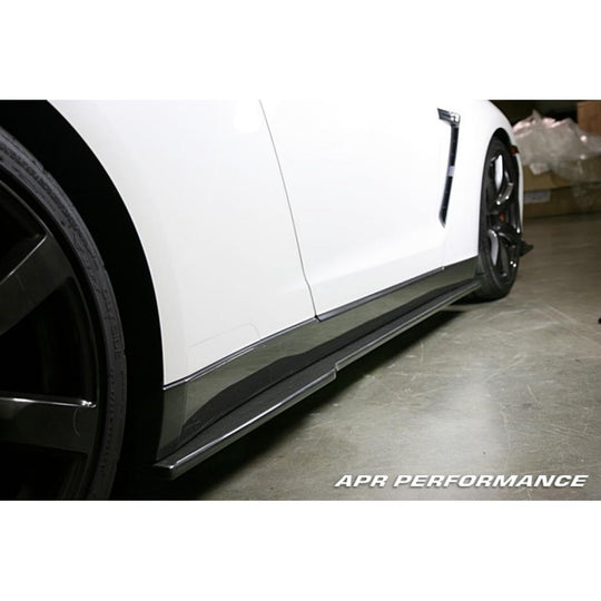 APR PEFORMANCE R35 GT-R CARBON FIBER SIDE ROCKER EXTENSIONS/SIDE SKIRT (2008-2016)