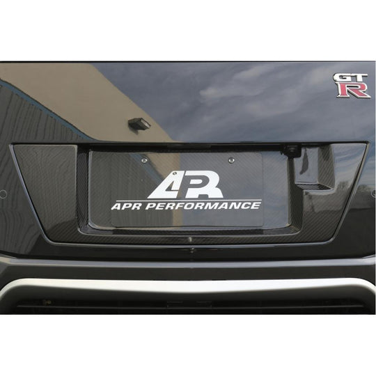 APR PEFORMANCE R35 GT-R CARBON FIBER LICENSE PLATE BACKING (2017-2022)