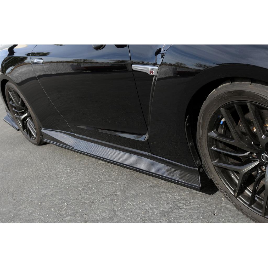 APR PEFORMANCE R35 GT-R CARBON FIBER SIDE ROCKER EXTENSIONS/SIDE SKIRT (2017-2022)