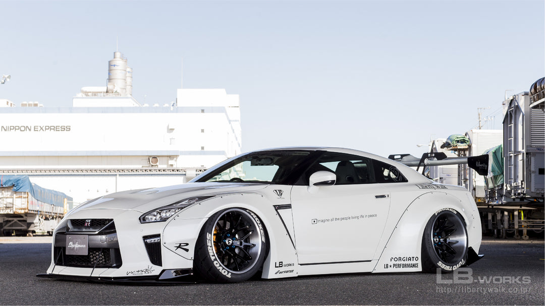Liberty Walk NISSAN GT-R R35 type 1.5 Wide Body Kit | TRACKUZA.COM Liberty Walk NISSAN GT-R R35 type 1.5 Wide Body Kit | TRACKUZA.COM