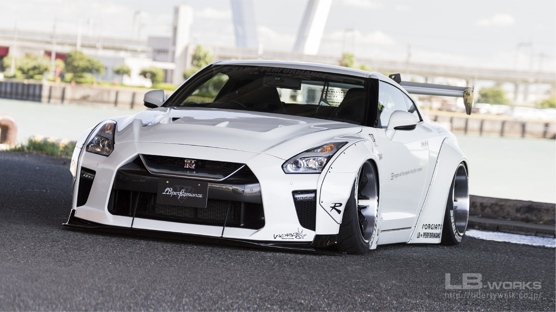 Liberty Walk NISSAN GT-R R35 type 1.5 Wide Body Kit | TRACKUZA.COM Liberty Walk NISSAN GT-R R35 type 1.5 Wide Body Kit | TRACKUZA.COM