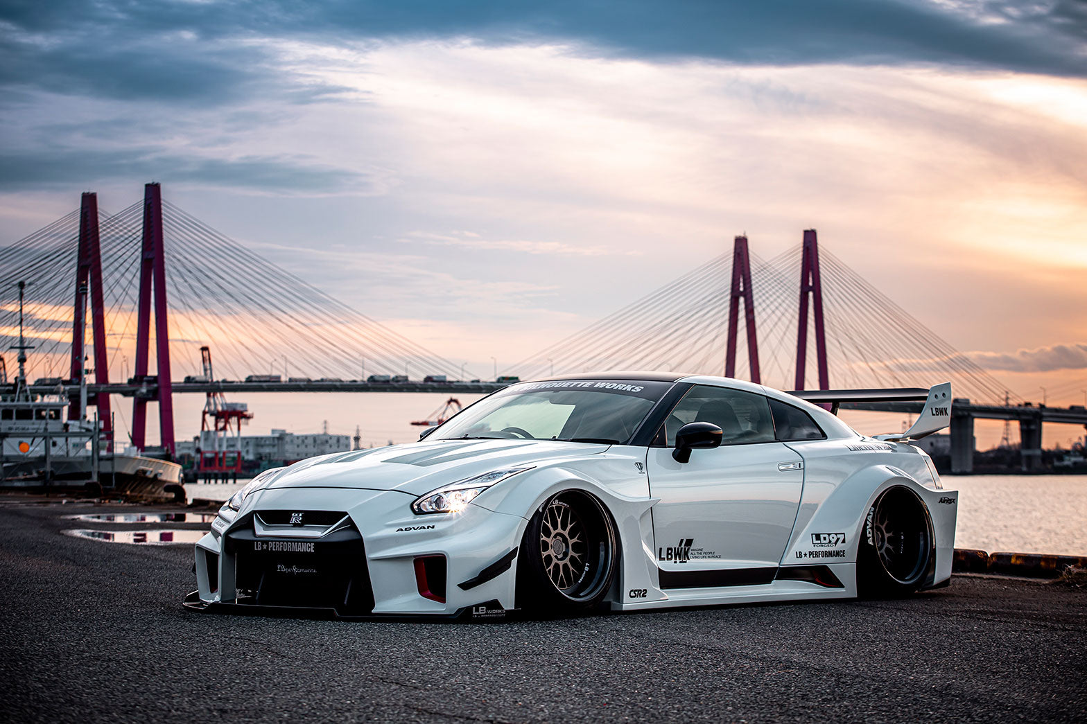 LB-Silhouette WORKS GT 35GT-RR Ver.1 Complete Body kit