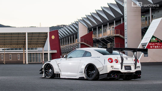 Liberty Walk (LB-WORKS) NISSAN GT-R R35 Type 2 Wide Body Kit - GO WIDEBODY