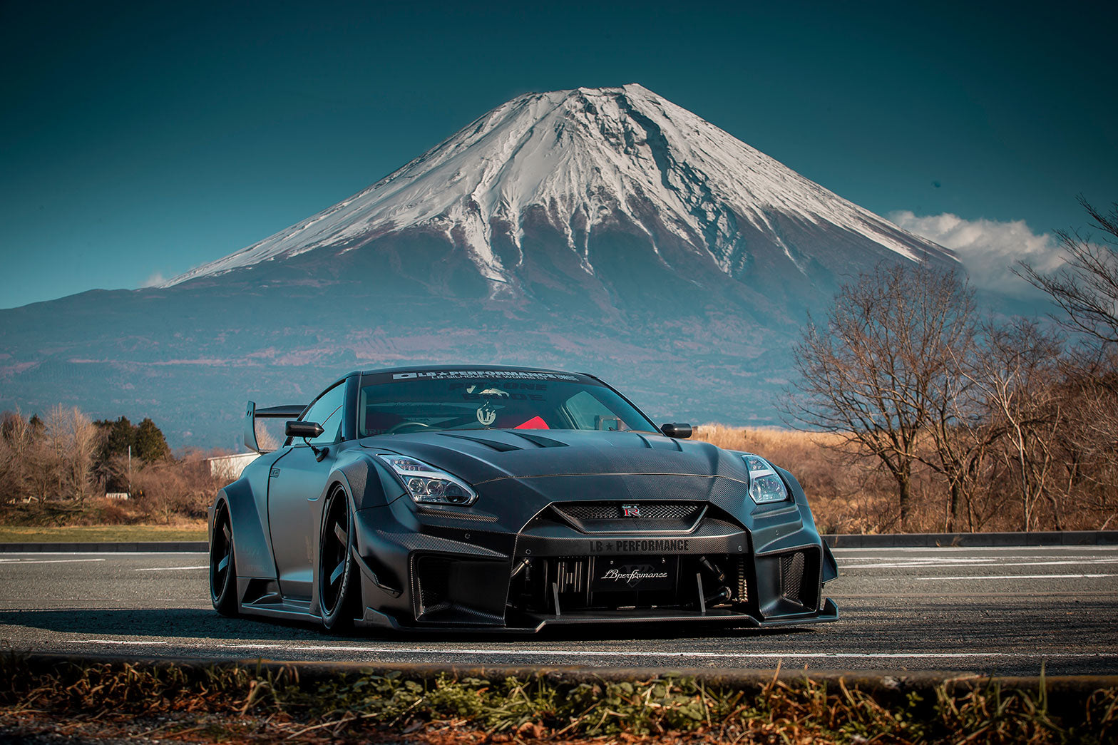 LB-Silhouette WORKS GT 35GT-RR Ver.1 Complete Body kit