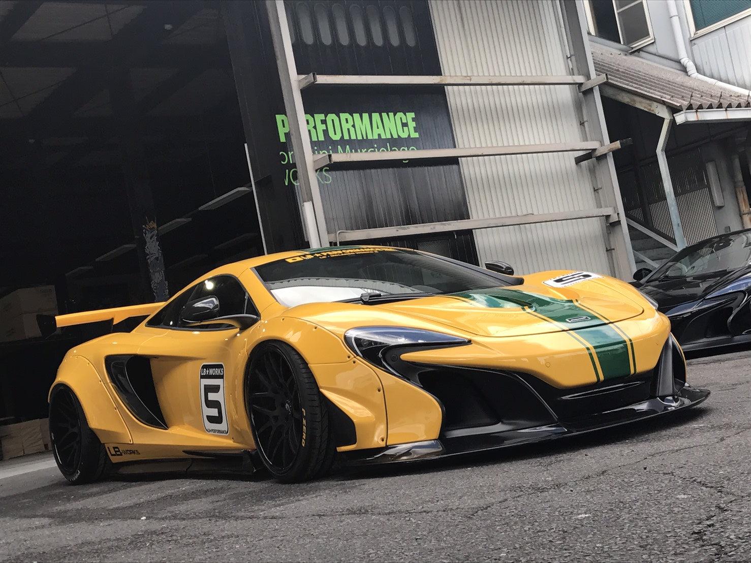Liberty Walk (LB-WORKS) MCLAREN 650S / MP4-12c Wide Body Kit - GO WIDEBODY